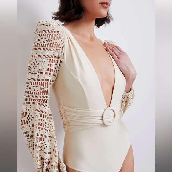 PatBo Monstera Netted Sleeve - Picture 1 of 7